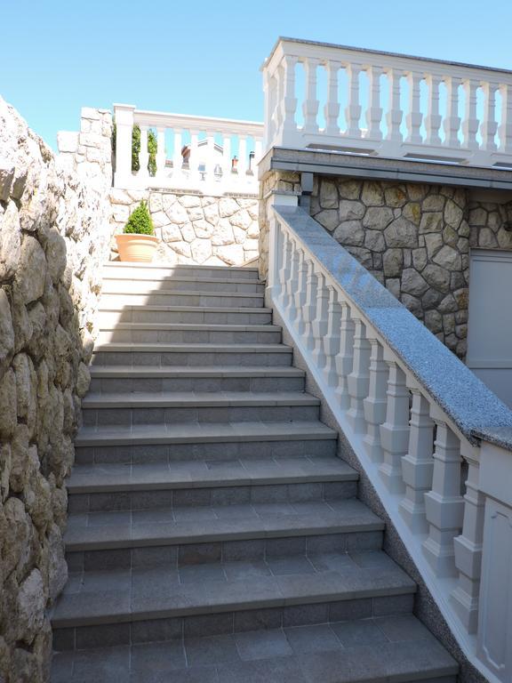 Apartments Villa Residenca Novi Vinodolski Exteriér fotografie